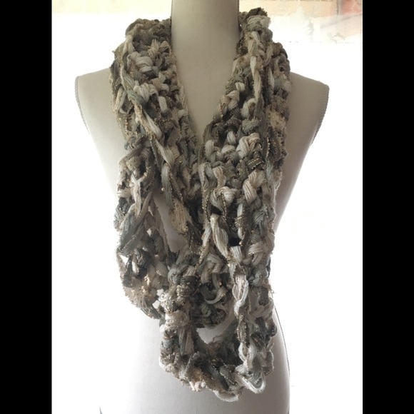 Handmade Gorgeous Blended scarf. Long & Flattering - Picture 3 of 3